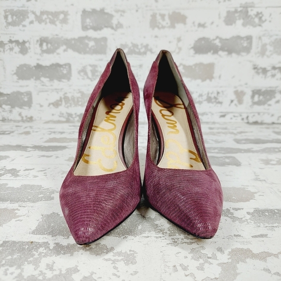 Elegant Burgundy Heels - Picture 3 of 12